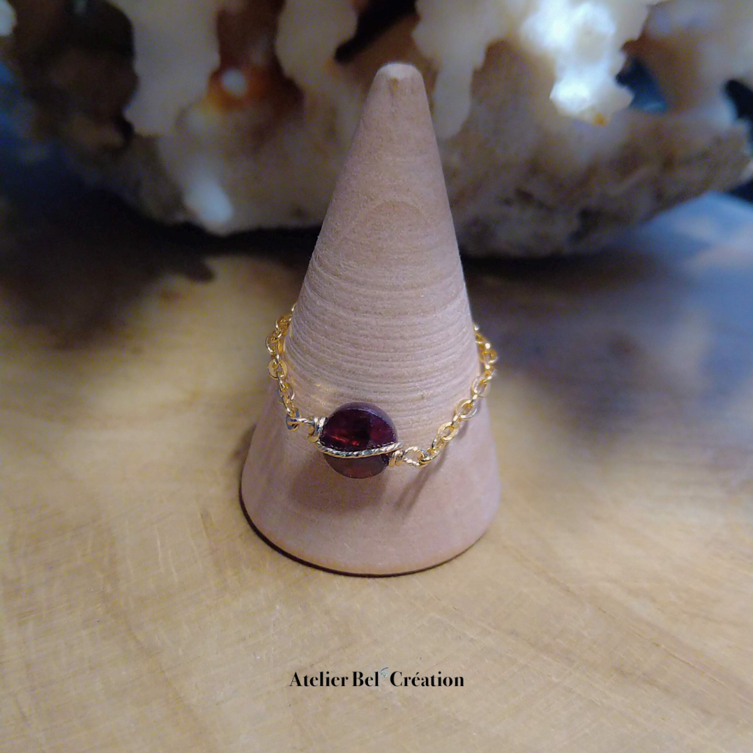 Bague chaînette en Grenat « Bahá »
