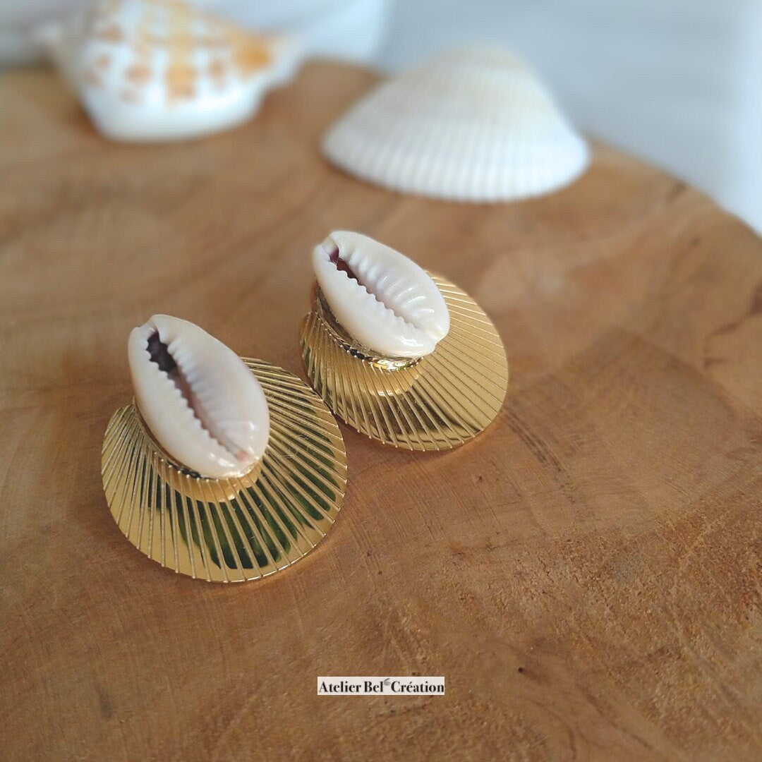 Boucles d’oreilles coquillage cauri acier inoxydable doré