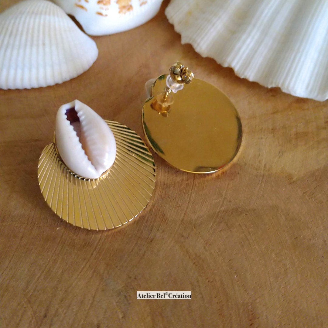 Boucles d’oreilles coquillage cauri acier inoxydable doré