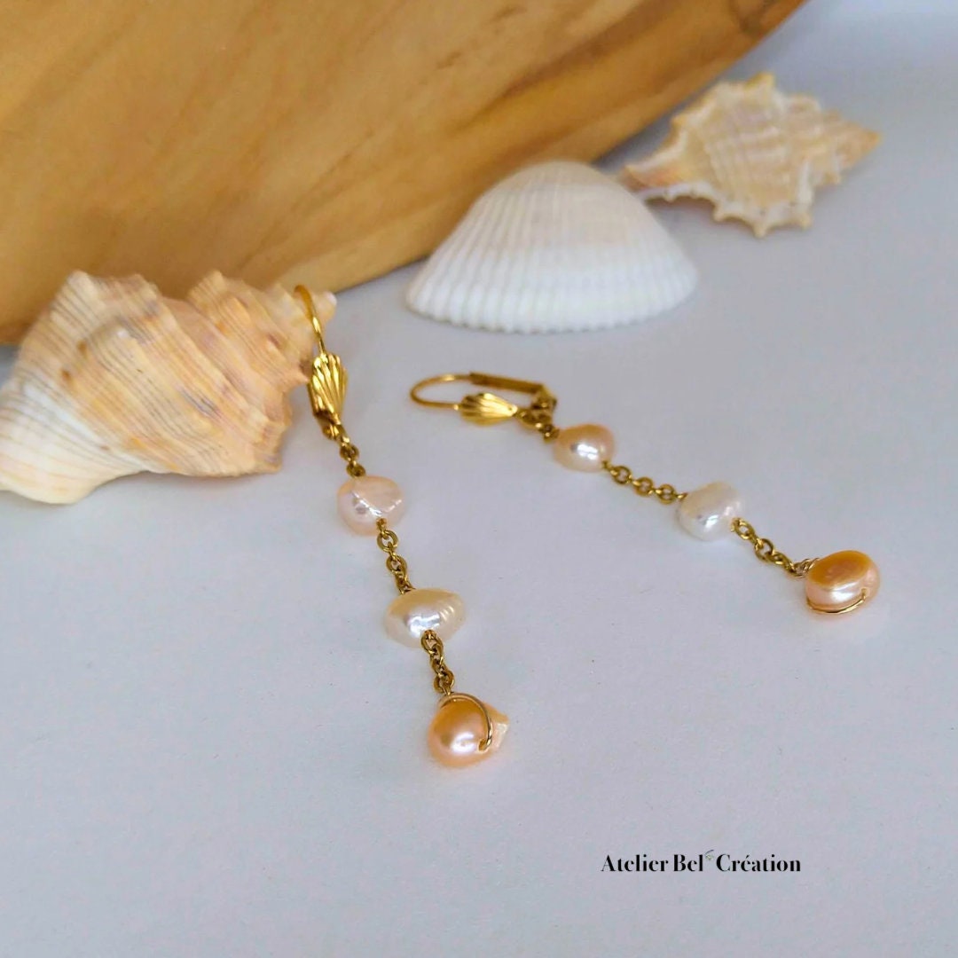 Fresh water pendant Earrings | golden