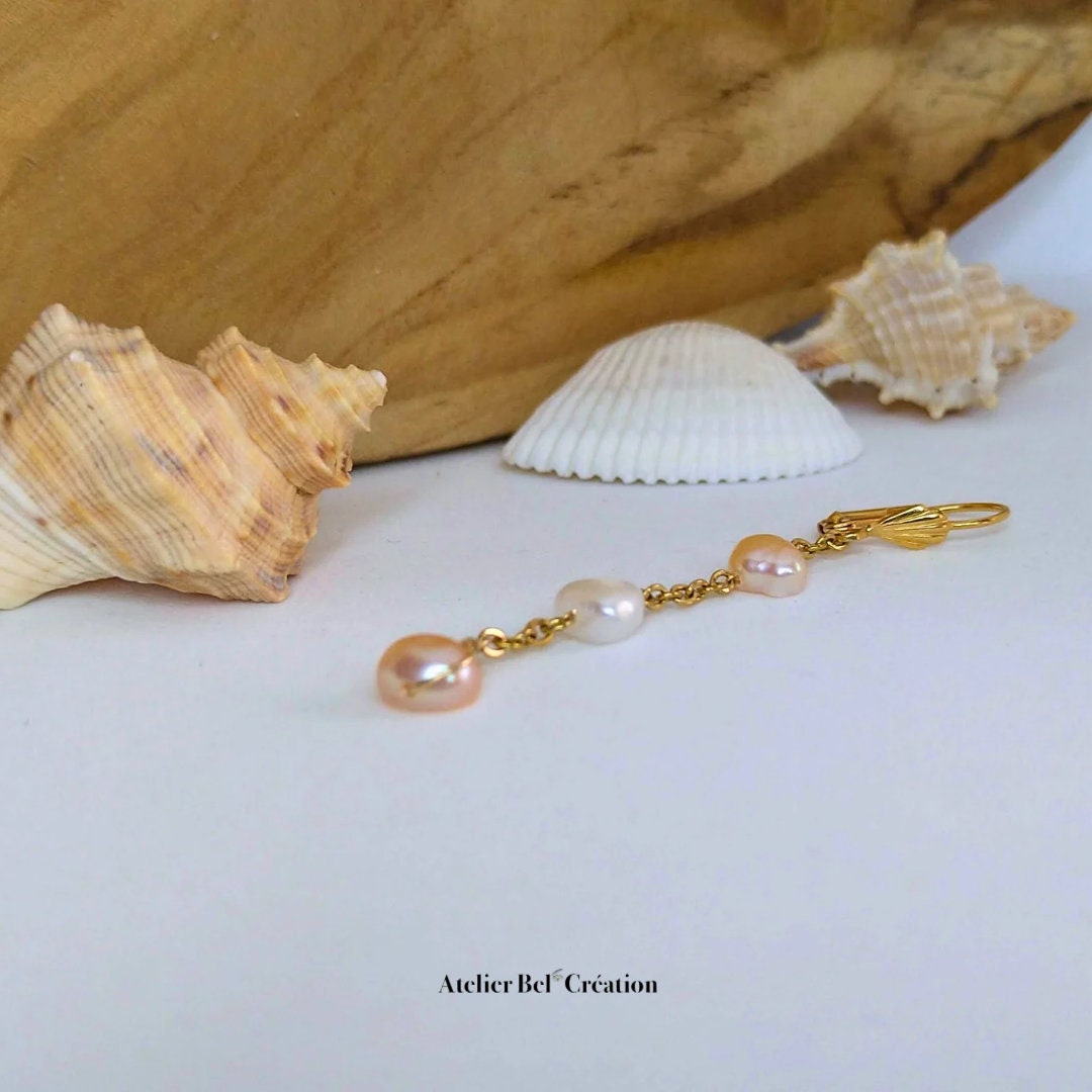 Fresh water pendant Earrings | golden