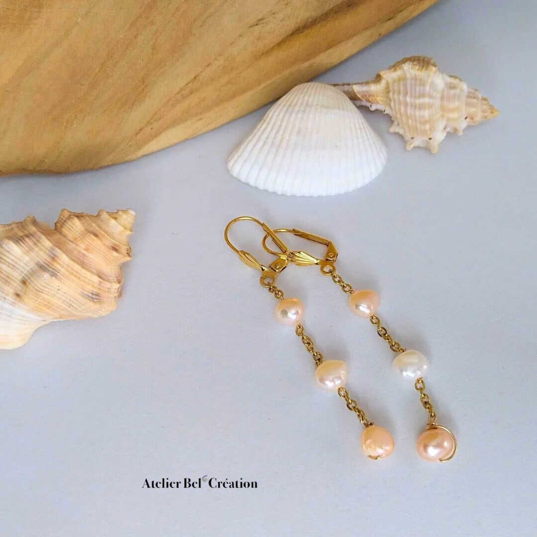 Fresh water pendant Earrings | golden