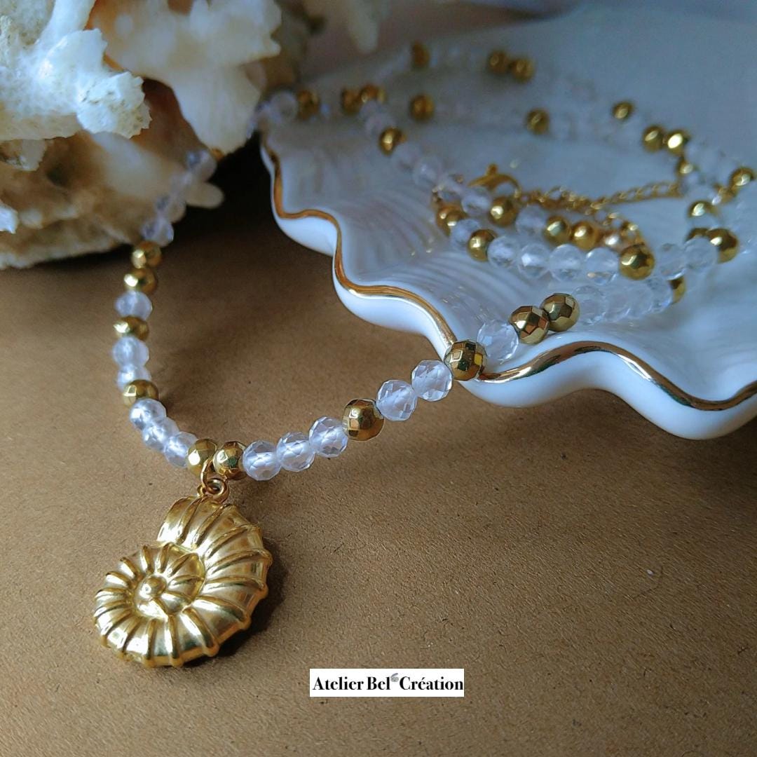 Summer gemstone necklaces | golden chain, shell, clear stone