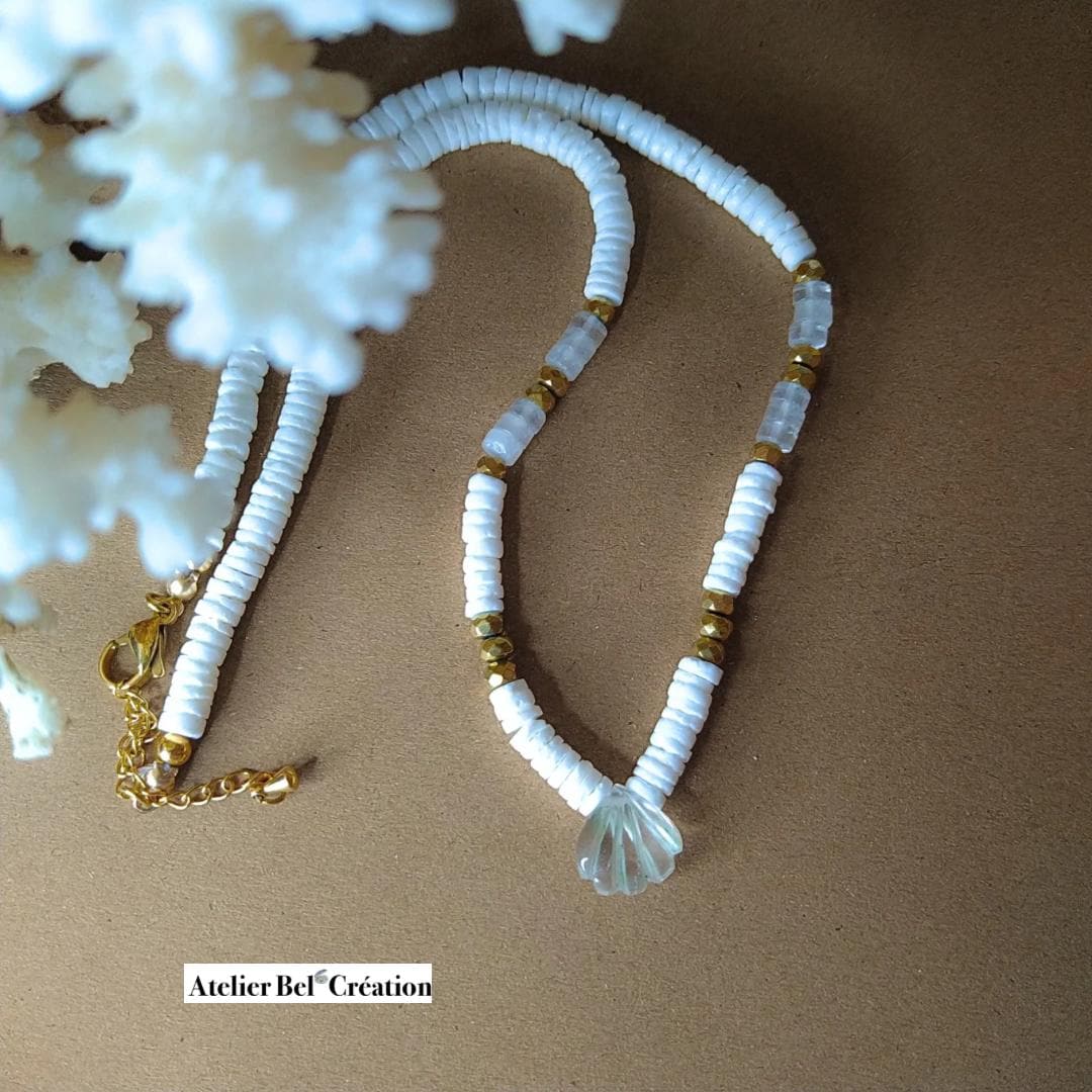 Summer gemstone necklaces | golden chain, shell, clear stone, Quartz