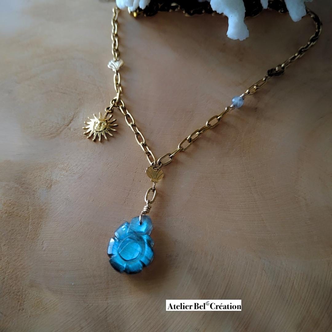 Necklace chain pendant ammonite shell in Labradorite stone, fine natural pearls, rosary style necklace, golden stainless steel