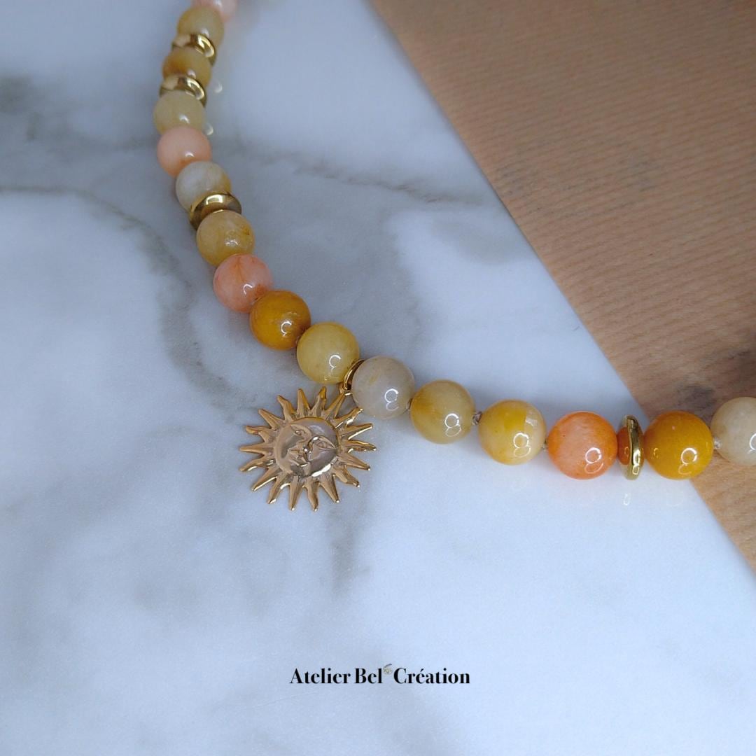 Collier court Perles rondes, pendentif soleil, pierres naturelles Agate