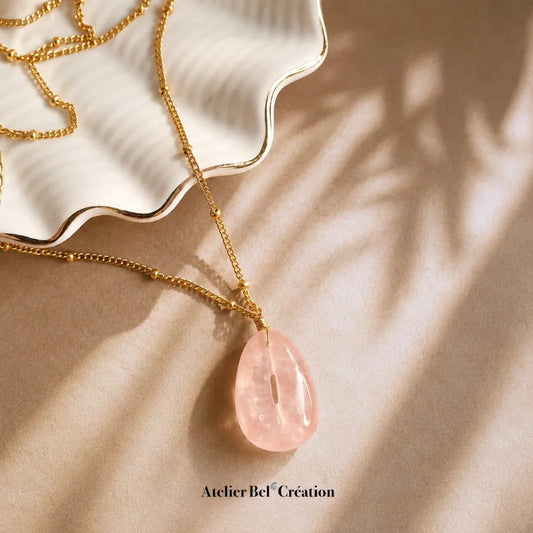 Collier en quartz rose avec chaîne dorée, Atelier Bel’Création