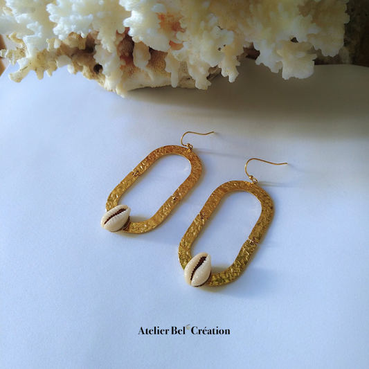 Oval Cowrie Earrings "Elena"