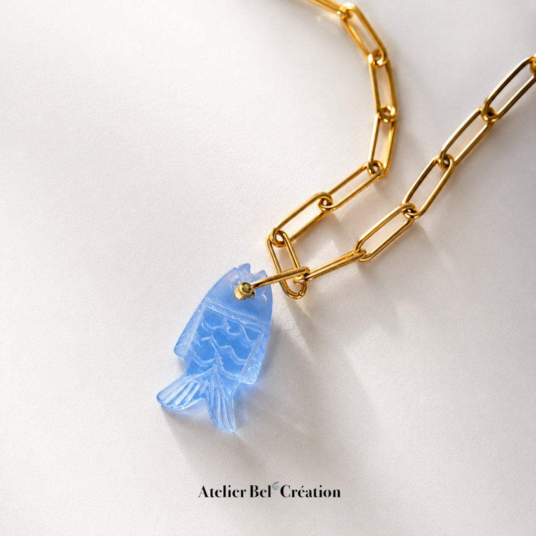 Collier pendentif poisson en Calcédoine bleu « Fishermans »
