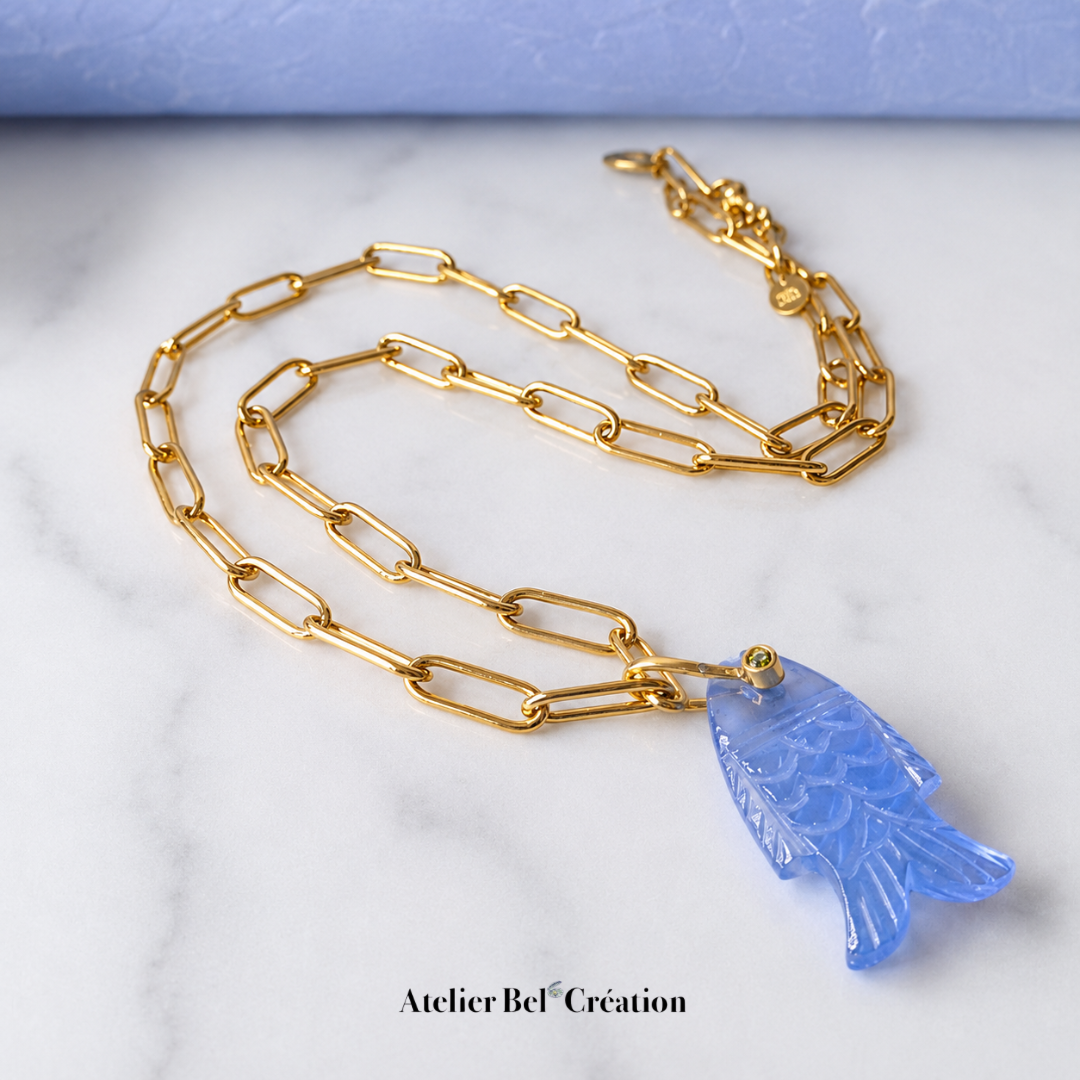 Collier pendentif poisson en Calcédoine bleu « Fishermans »