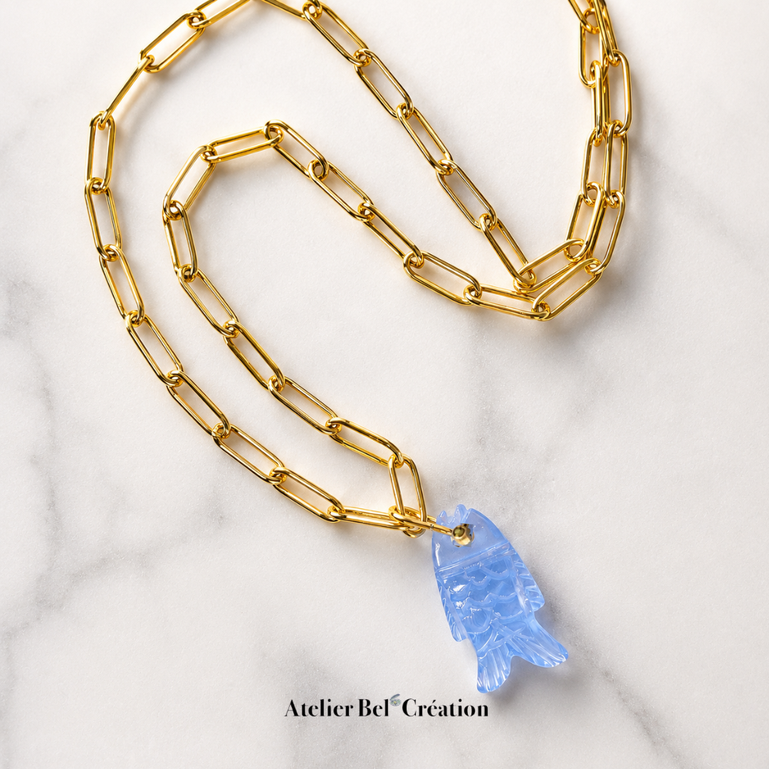 Collier pendentif poisson en Calcédoine bleu « Fishermans »