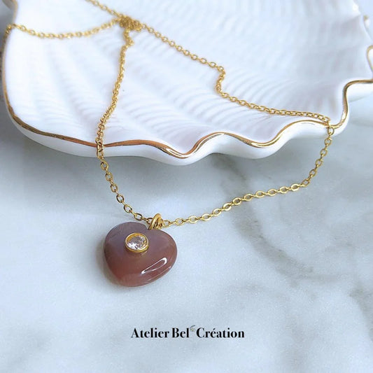 Collier avec pendentif cœur en Pierre de Lune Chocolat naturelle, longueur ajustable de 45 à 50 cm.