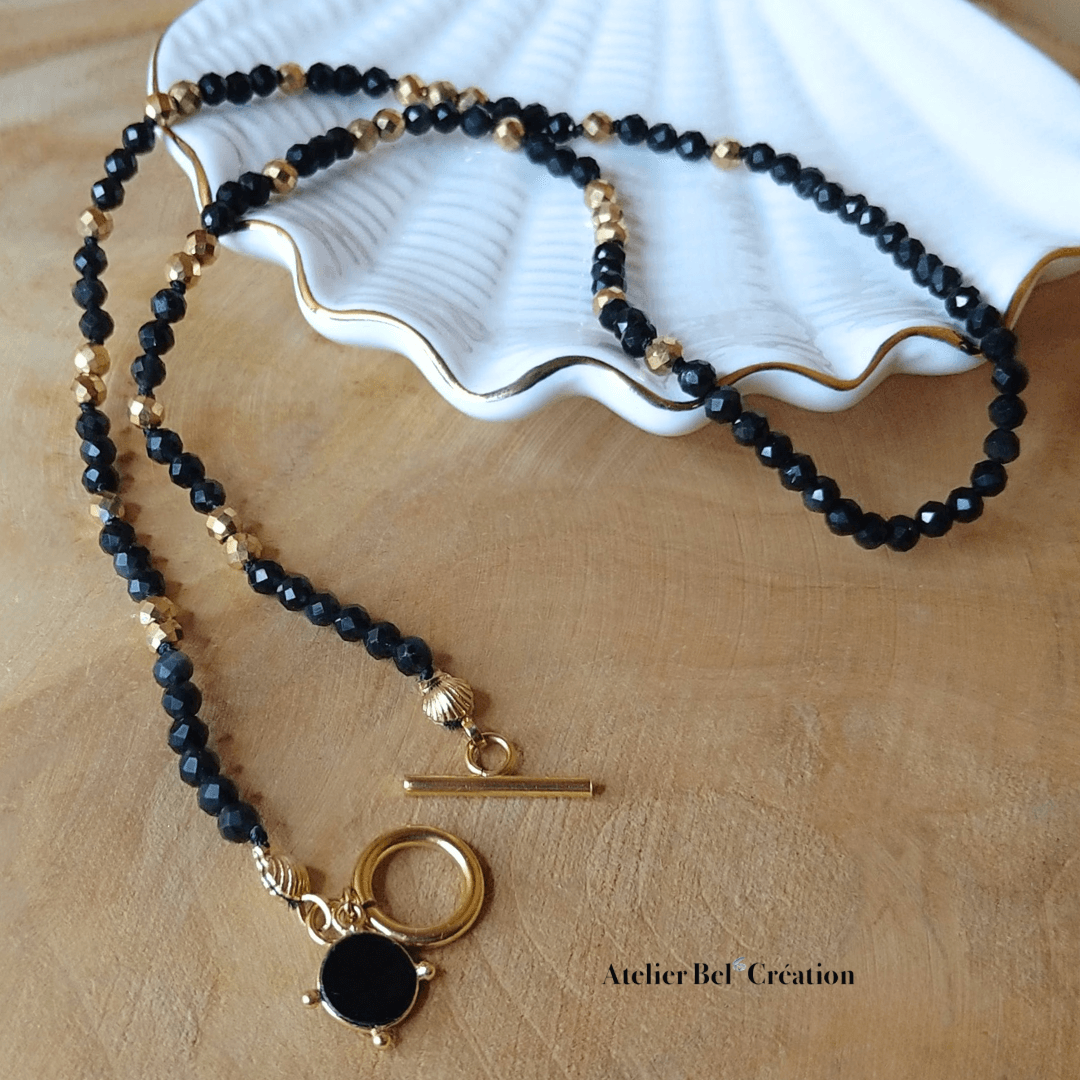 Collier toggle en perles naturelles « Chana » - Atelier Bel’Création