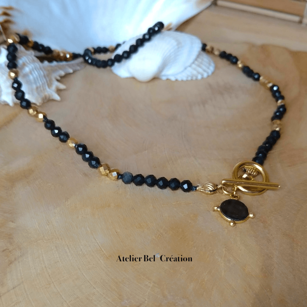 Collier toggle en perles naturelles « Chana » - Atelier Bel’Création