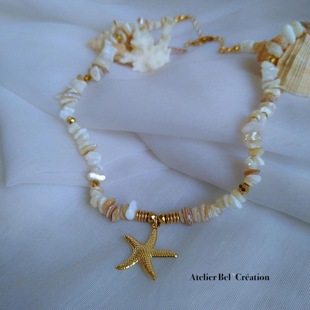 Summer gemstone necklaces | golden chain, shell, clear stone