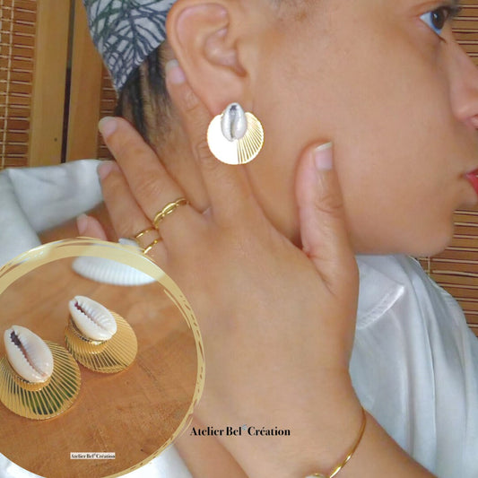 Earrings natural cowrie - golden stainless