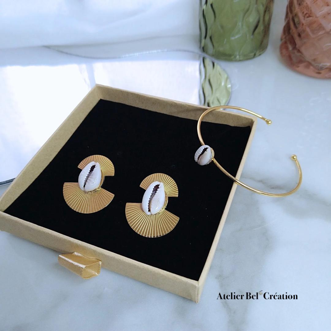 Cauris Jewelry Set, gold-plated stainless steel, fan earrings, stud earrings, bangle bracelet, natural shell, gift-wrapped