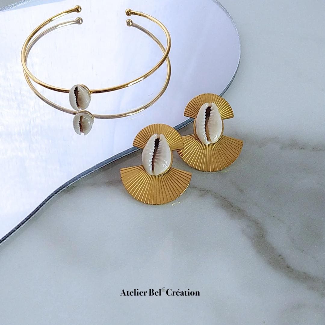 Cauris Jewelry Set, gold-plated stainless steel, fan earrings, stud earrings, bangle bracelet, natural shell, gift-wrapped