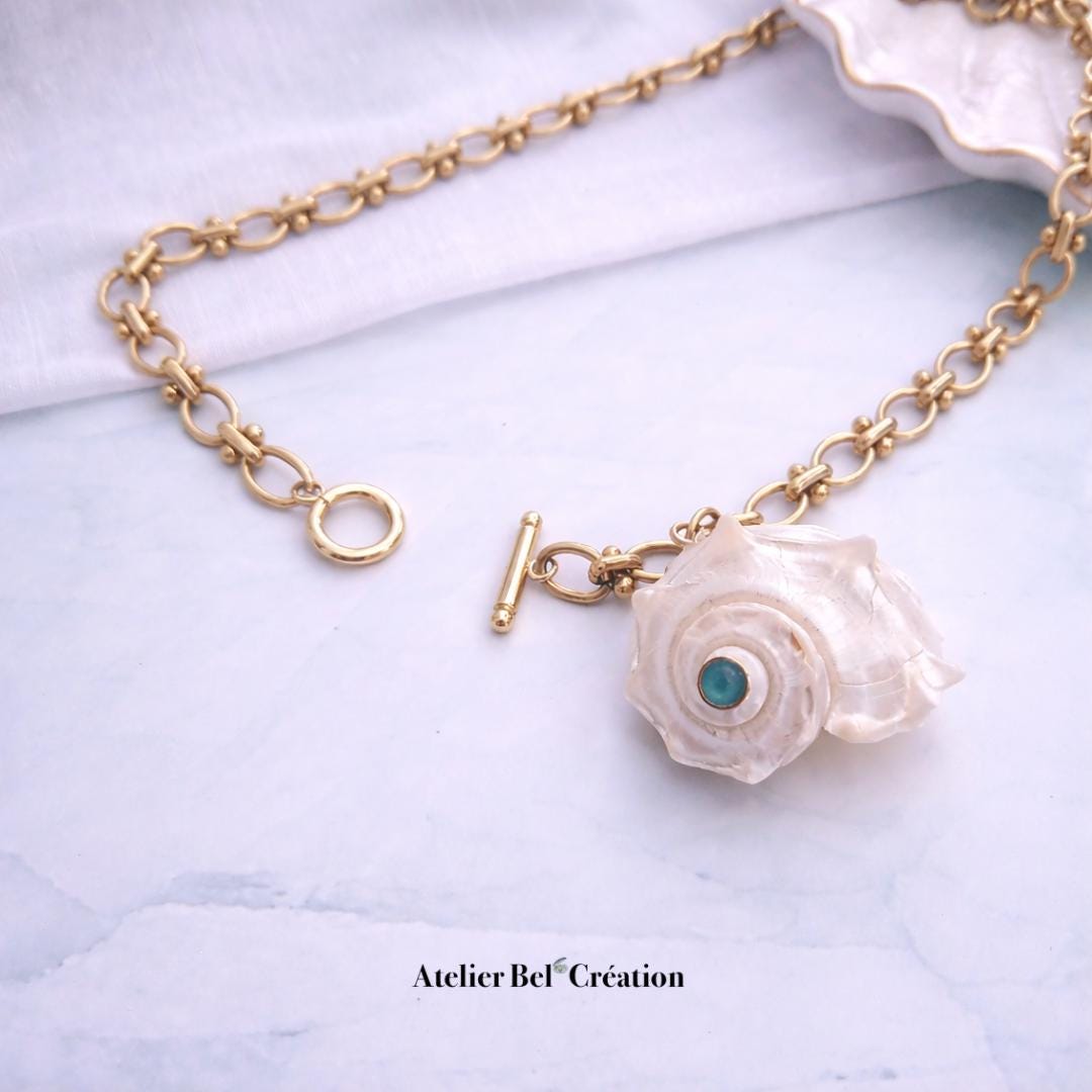 Shell necklace, golden stainless steel chain, toggle chain, Apatite gemme