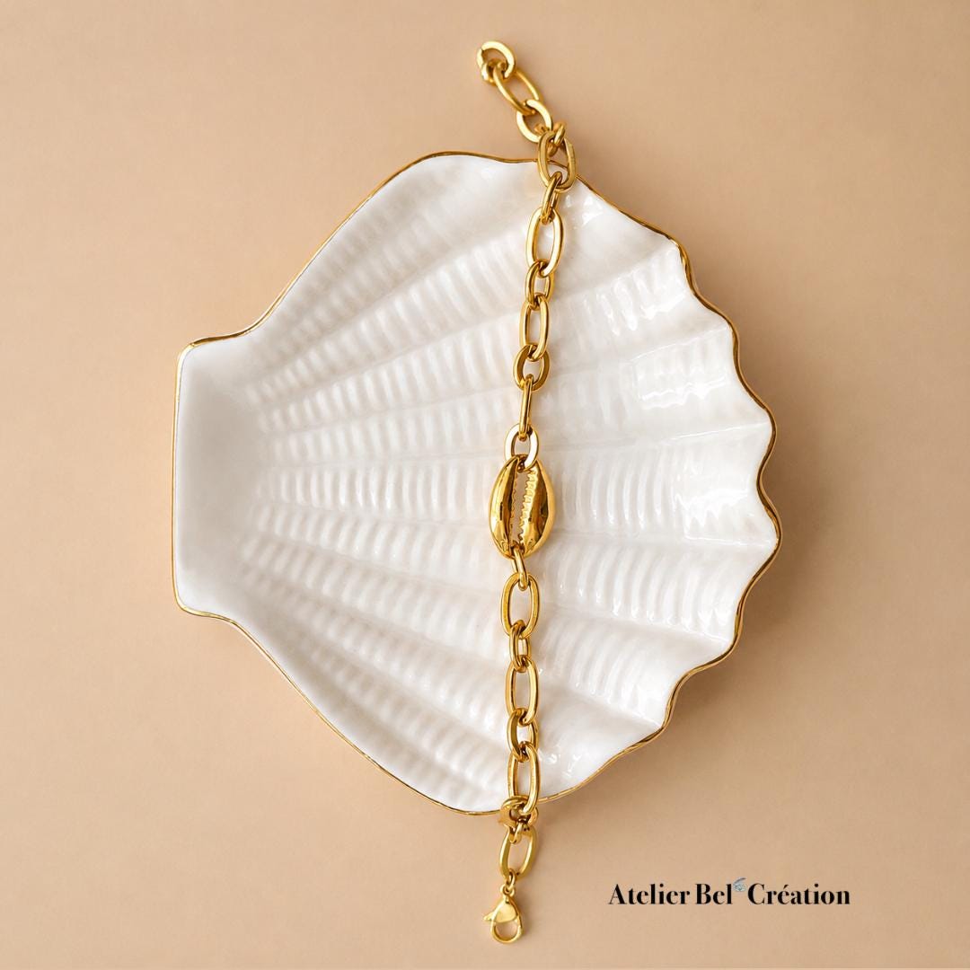 Bracelet large shell pendant, large link chain, golden stainless steel